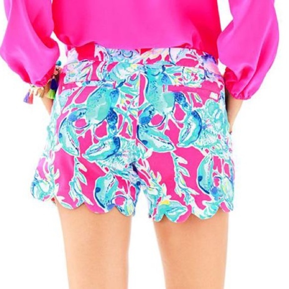 Lilly Pulitzer Coastal Chic Scalloped Buttercup It’s Summer Somewhere 5” Shorts - Picture 3 of 14